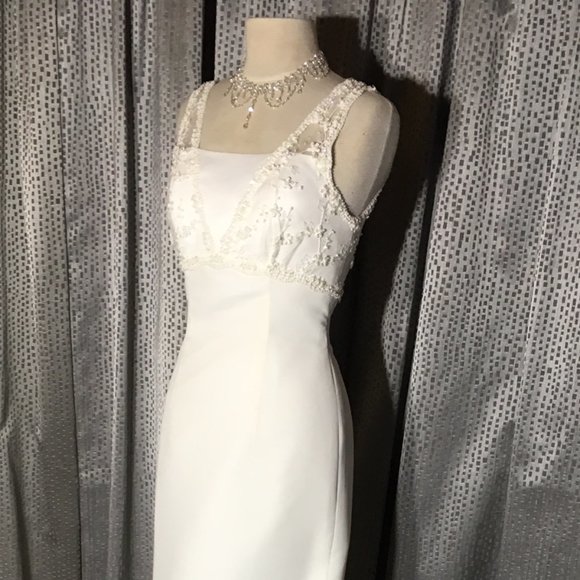 J N Bridal Dresses & Skirts - Ivory Lace Wedding Bridal Gown Gown in Crepe and Guipure Lace size 8